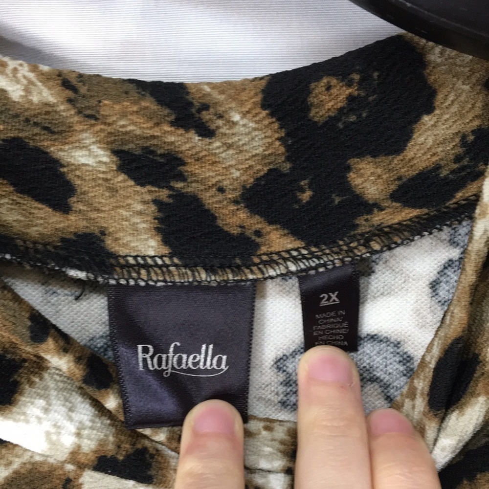 Rafaella Women’s Animal Print Blouse Size 2X NEW with Tags - Picture 4 of 7